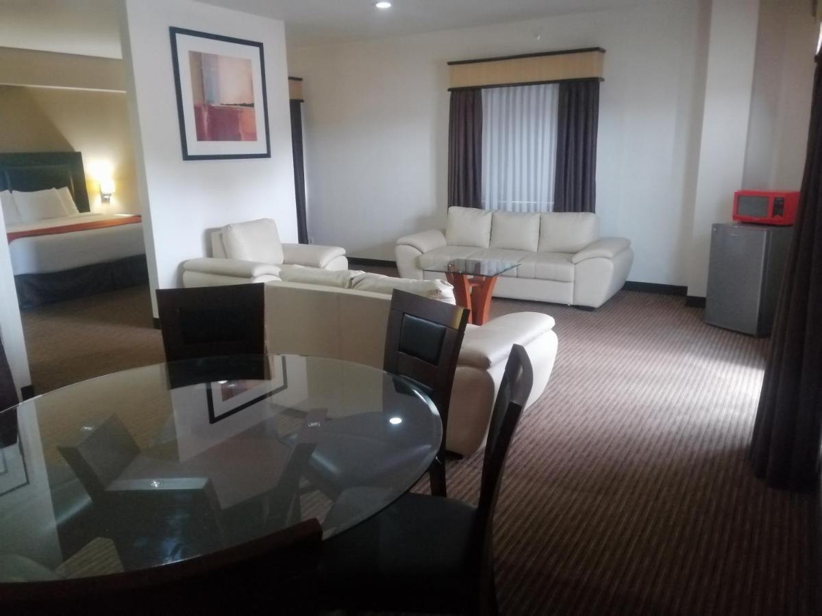 Best Western Plus La Mina Parral エクステリア 写真