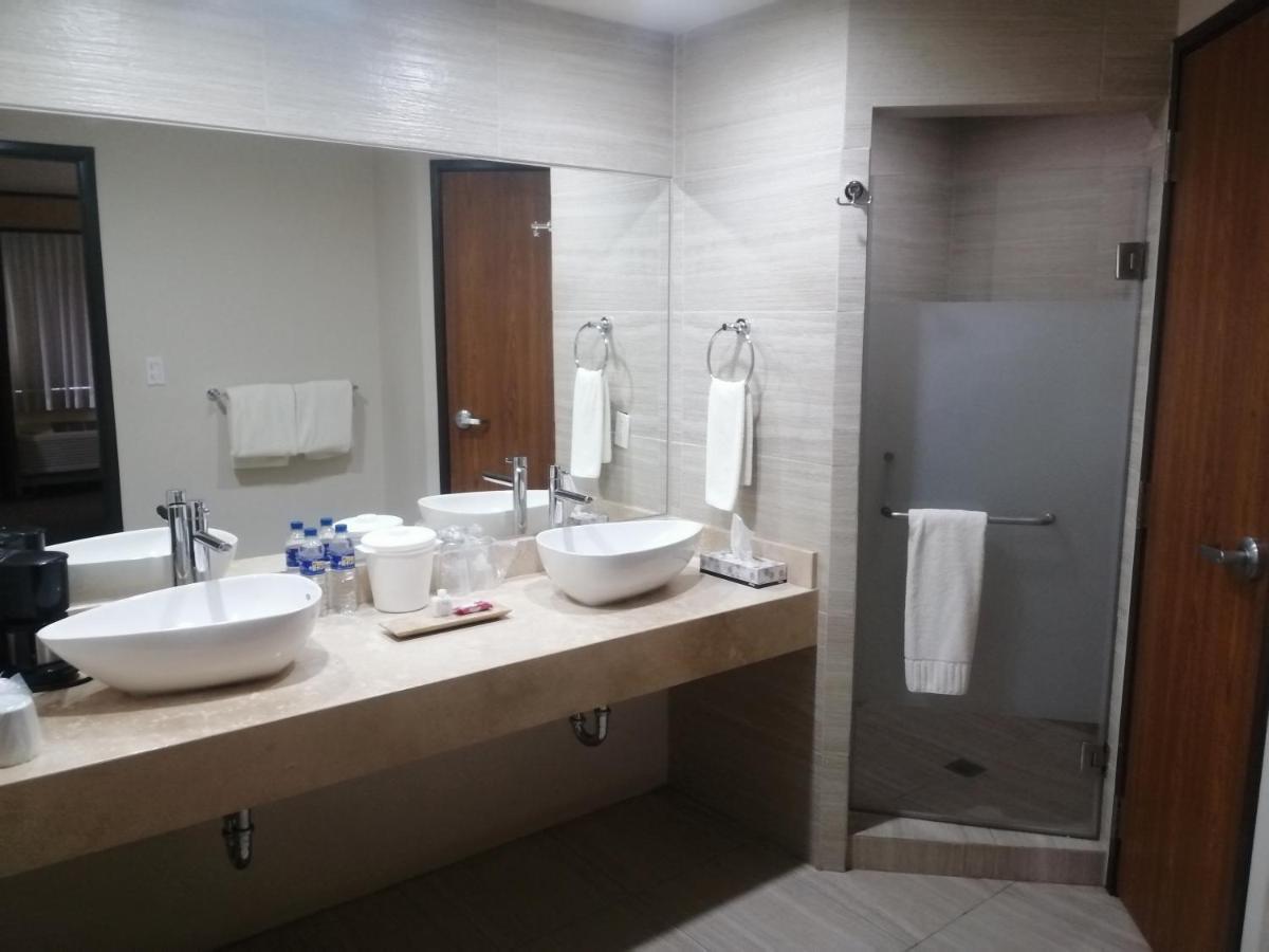 Best Western Plus La Mina Parral エクステリア 写真