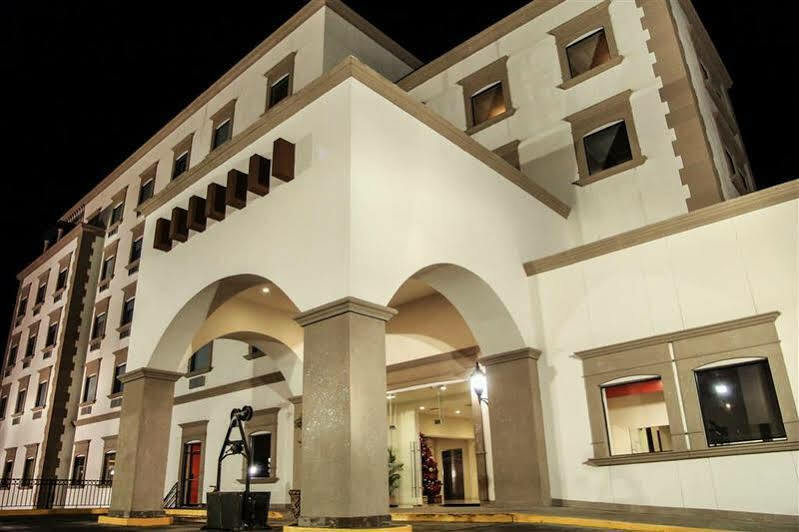 Best Western Plus La Mina Parral エクステリア 写真